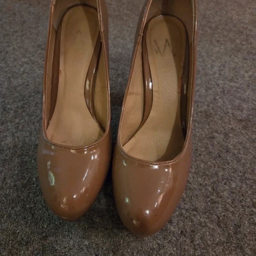 Wallis Tan Women's Heels
